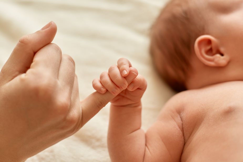La importancia de cuidar la piel de tu bebé de irritaciones y dermatitis.